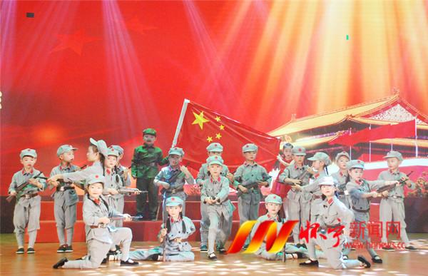 周迅小时候的梦想就是当音乐人，她为何没有实现梦想反而成了演员呢？游戏画面